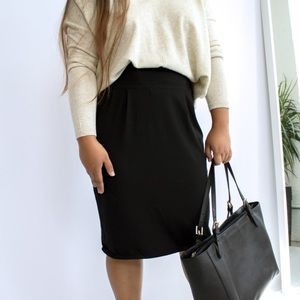 Navy Blue Encircled Dressy Sheatskirt - M